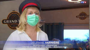 Responsable d'animation interviewé pour promouvoir son établissement, qui met en place des thérapies non-médicamenteuses